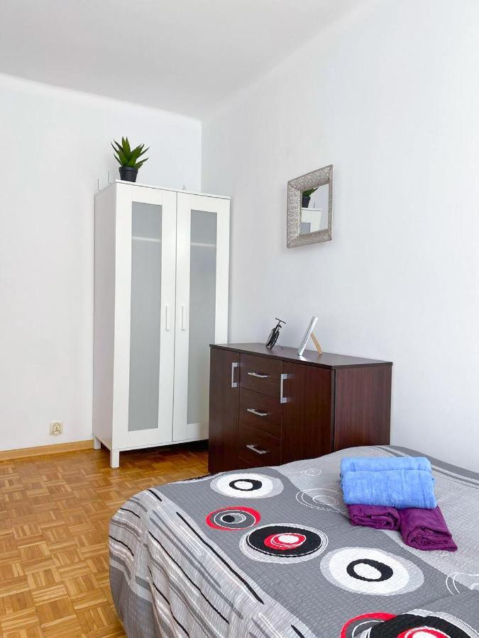 Room №3 Grzybowska 5 The Very Center Of วอร์ซอ ภายนอก รูปภาพ