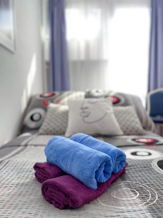 Room №3 Grzybowska 5 The Very Center Of วอร์ซอ ภายนอก รูปภาพ